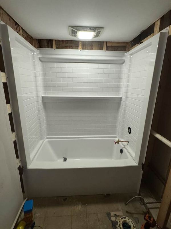 Finished tub and tile surround